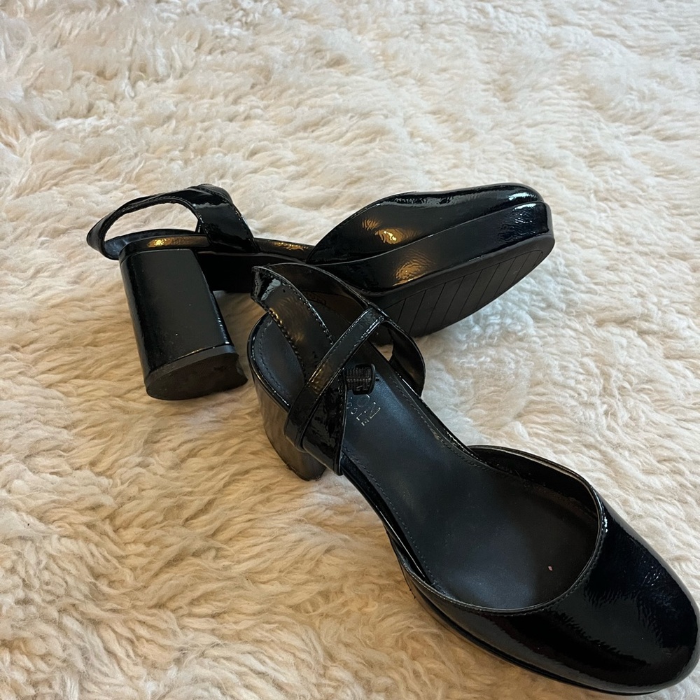 Women’s Mary Jane heels